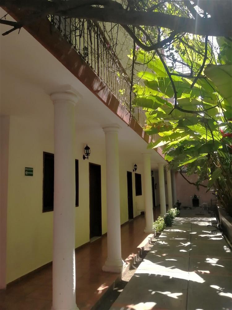 Hotel Santa Lucia Merida Exterior photo